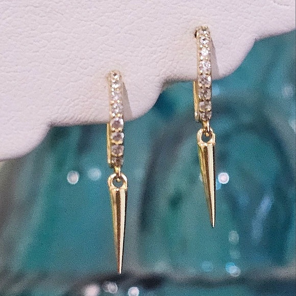 18KT GOLD/925 STERLING SILVER MINI SPIKE DANGLE DIAMOND CRYSTAL CZ HUGGIE HOOPS - Picture 8 of 9